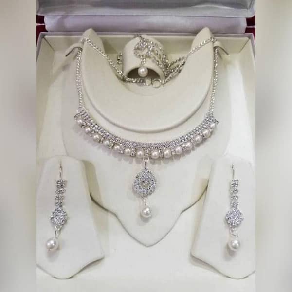 Girls' Silver Rhinestone and Crystal Jewelry Set for Women