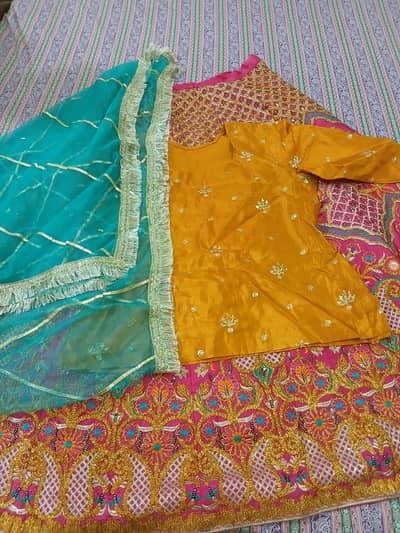 bridal mehndi Lehnga