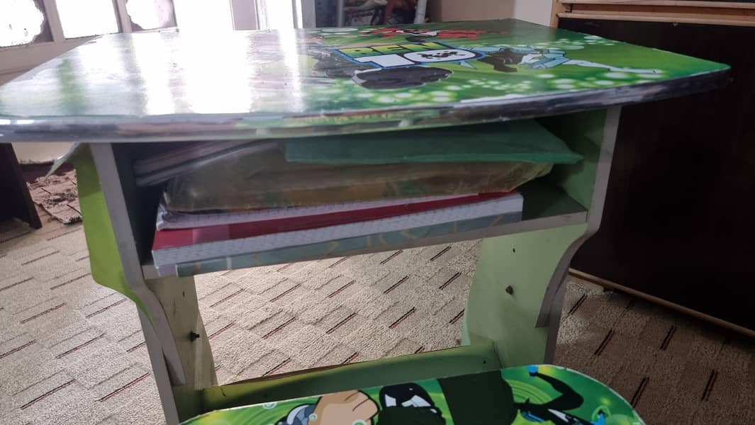 kid study table and chair 3