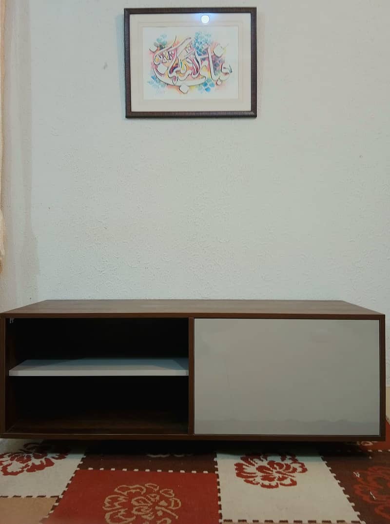 TV console 1