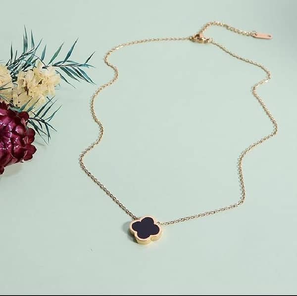 4 Leaf Clover Necklace Pendant with Golden Chain - Stylish Jewelry for Ladies and Girls