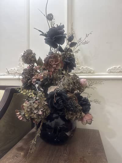 Black luxury vase