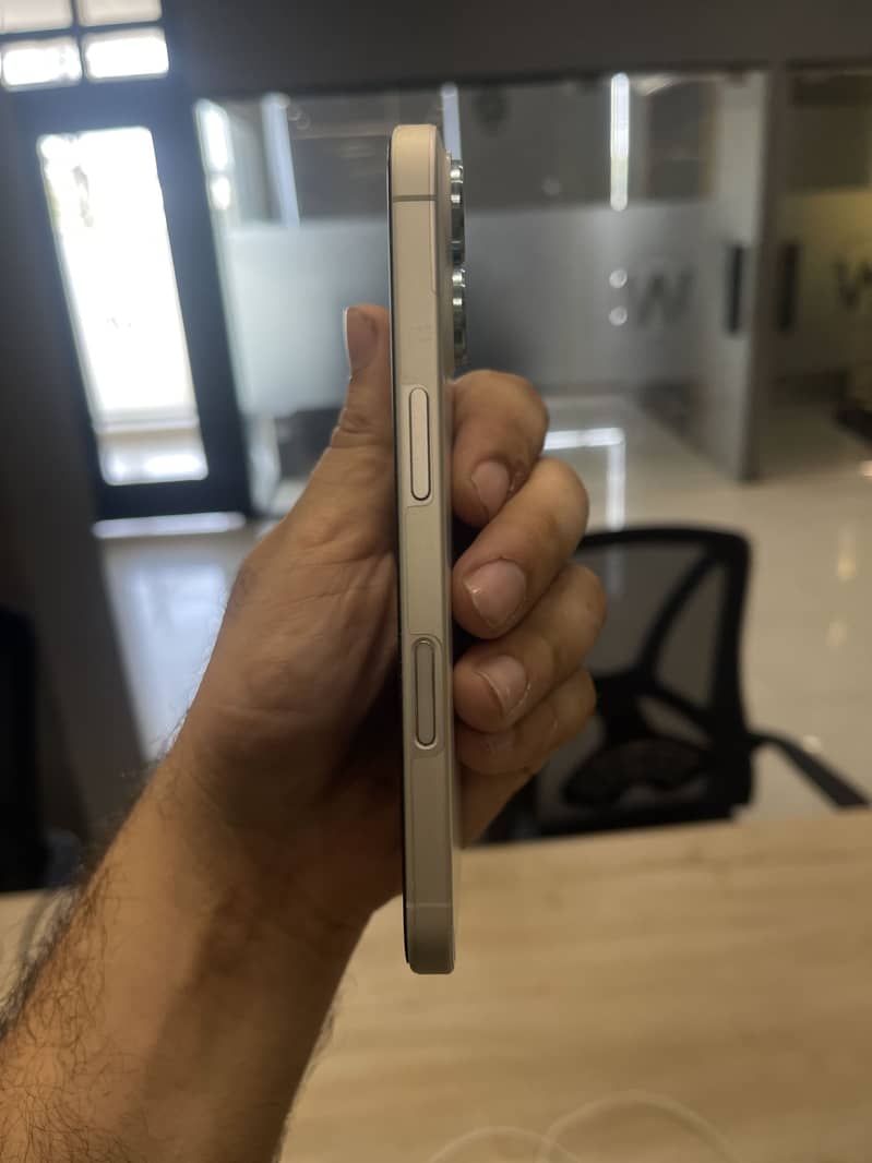 iPhone 16 FU 1