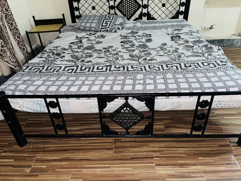 Iron bed 3
