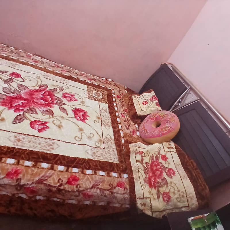 bed dressing table 2