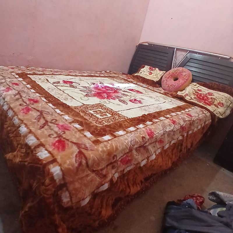 bed dressing table 3