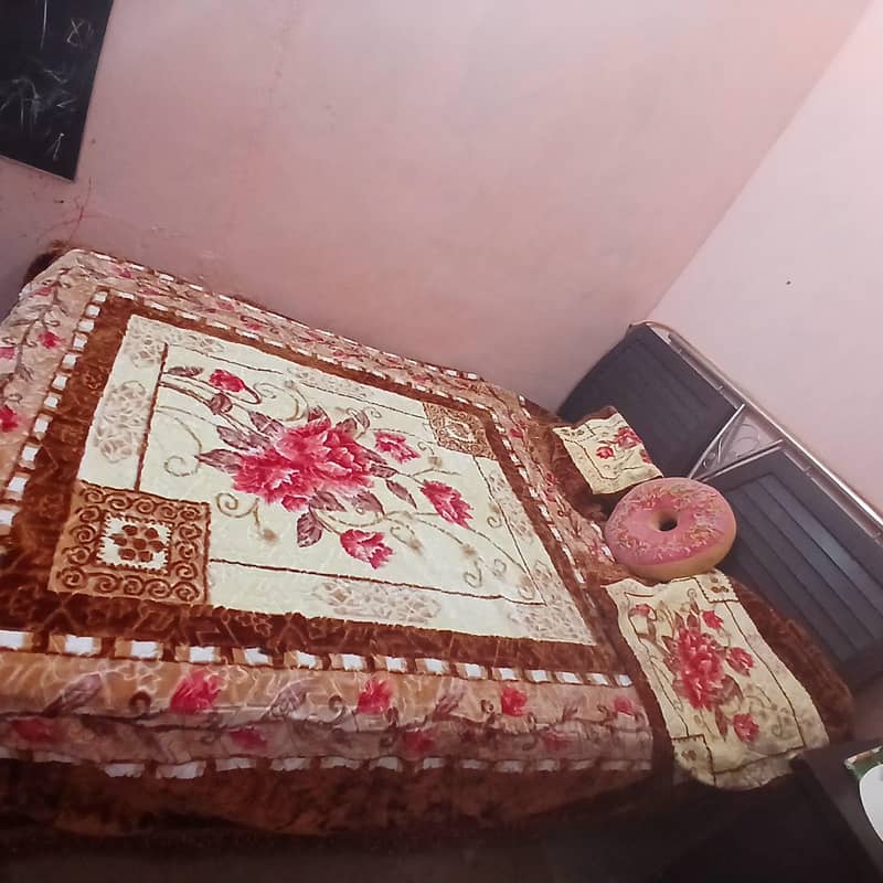 bed dressing table 4