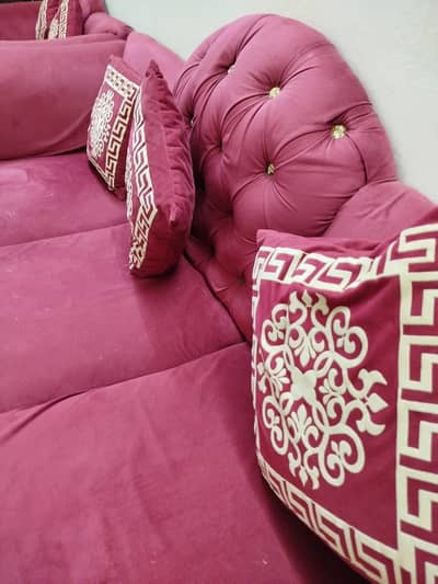 3,2,2,complete sofa set in red colour