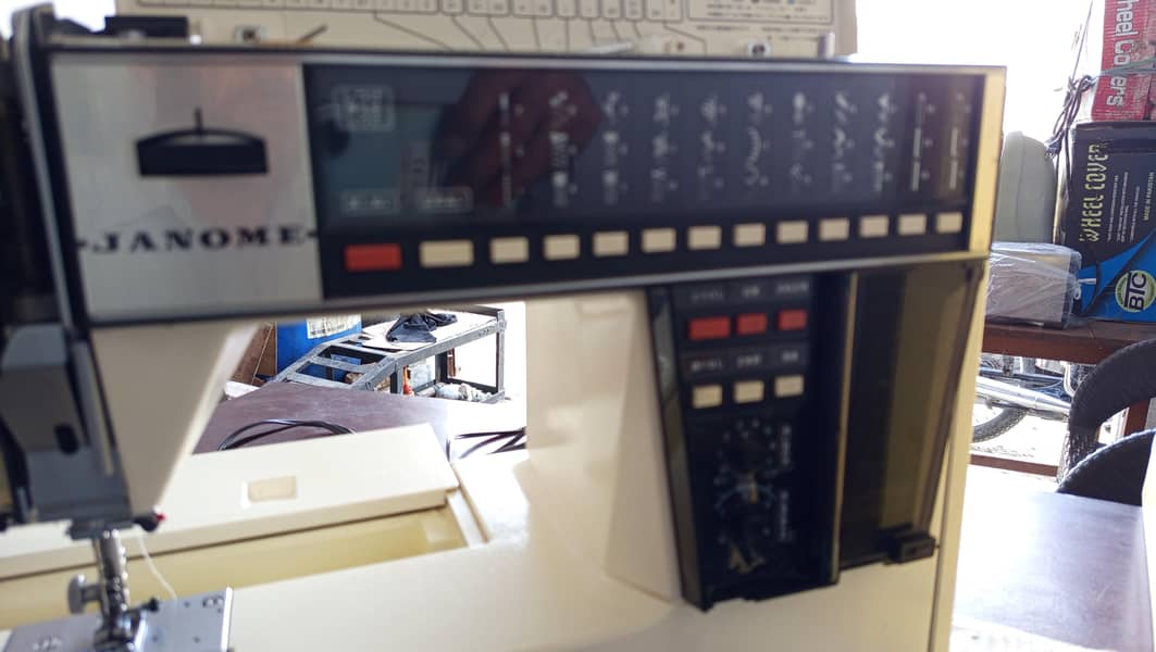 ZigZag Janome 5002 model sewing & Design Machine, 110Volt 2