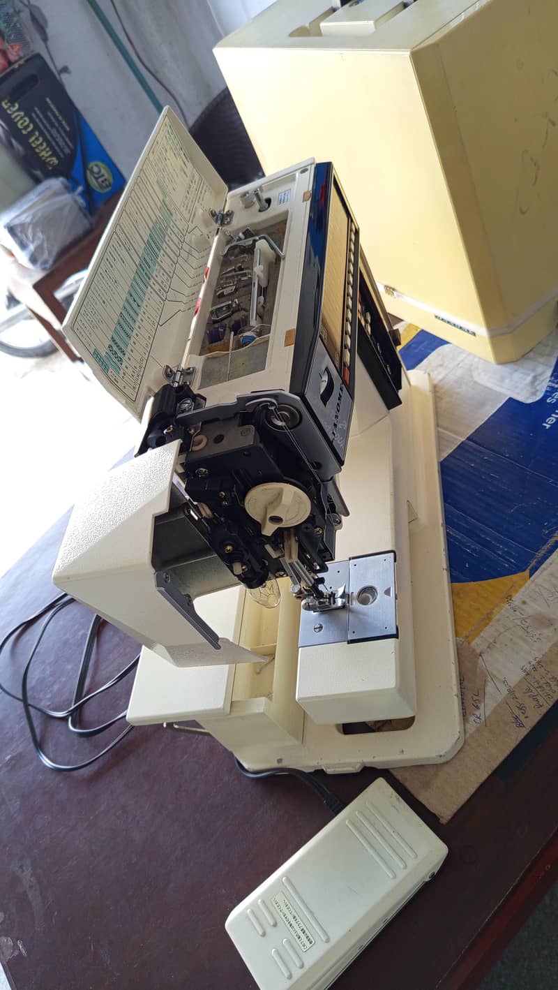ZigZag Janome 5002 model sewing & Design Machine, 110Volt 3