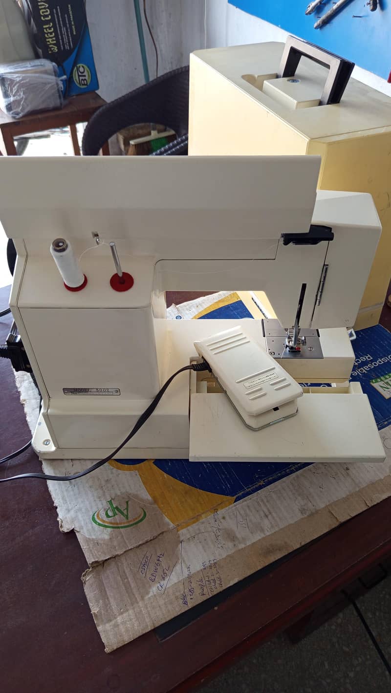 ZigZag Janome 5002 model sewing & Design Machine, 110Volt 5
