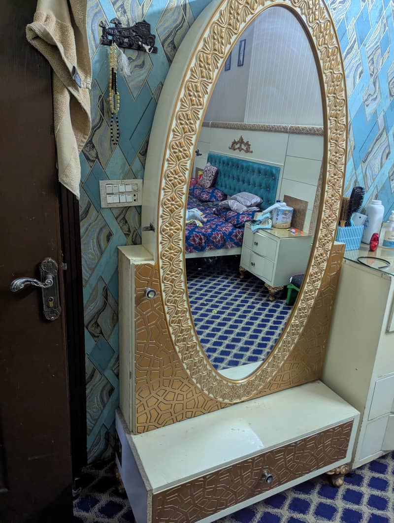 dressing table 6