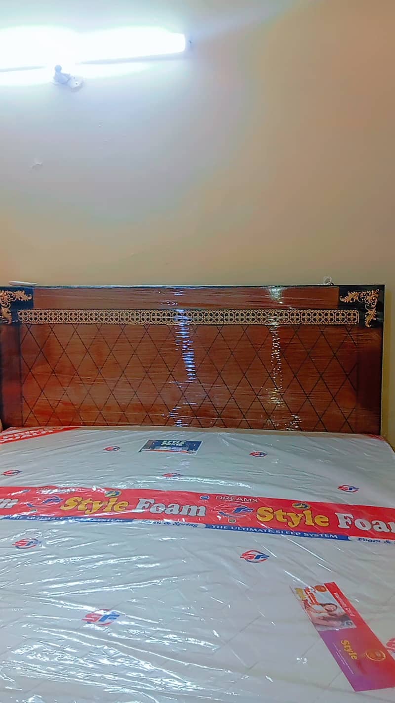 New  double bed without side tabless 0