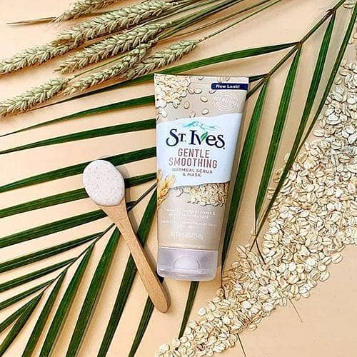 St-Ives 170g Gentle Smoothing Scrub & Mask with Oatmeal