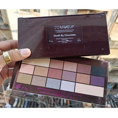 Revolu-tion Wonder Chocolate Eyeshadow Palette Available in Pakistan