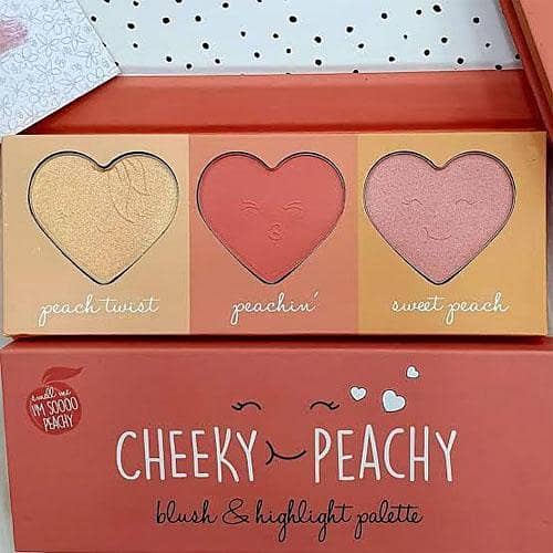 Cheeky Peachy Heart 3-Color Blush & Highlight Palette in Pakistan