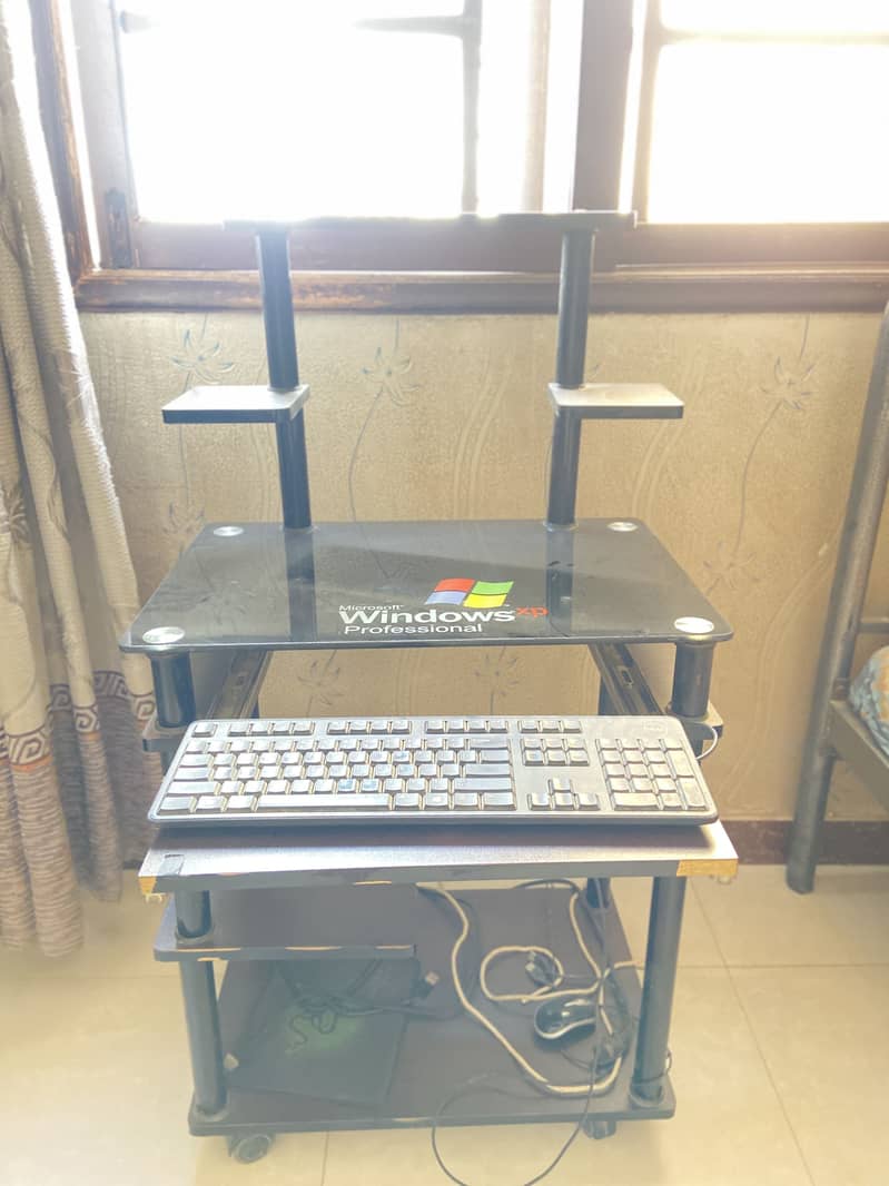 Computer Table windows xp professional 2