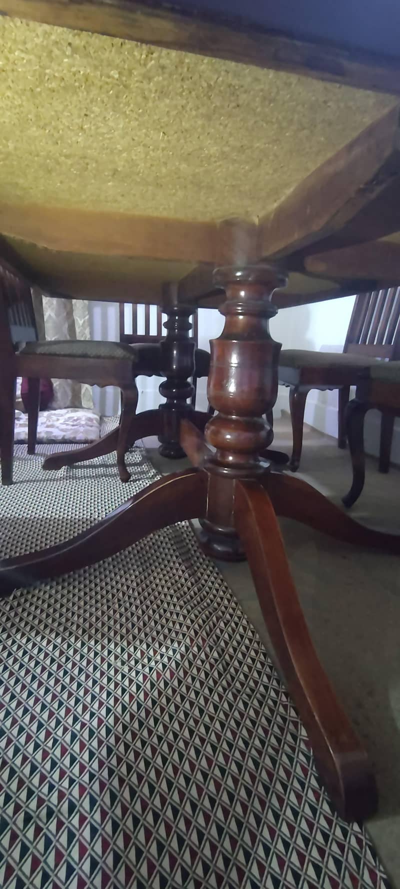 Sheesham Wood Dining Table with 6 Chairs 4