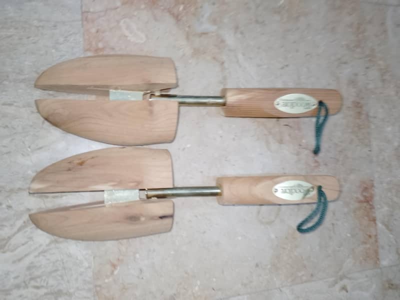 shoe trees 12