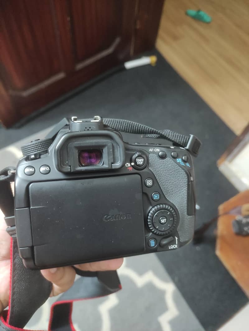 Canon EOS 80d 1