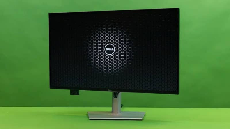 Dell P3223QE Monitor LCD 4K UHD 31,5" - Hub USB Integrato, Nero E Argento, Conformità TAA