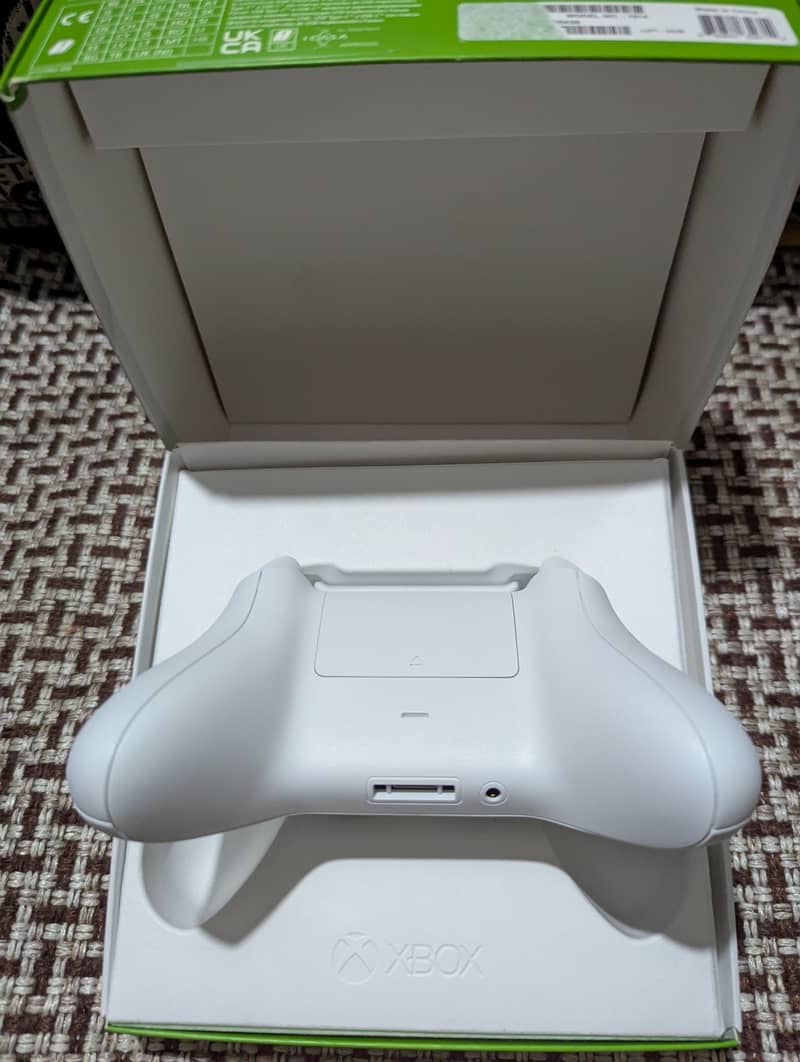 XBOX Series X S Controller 4