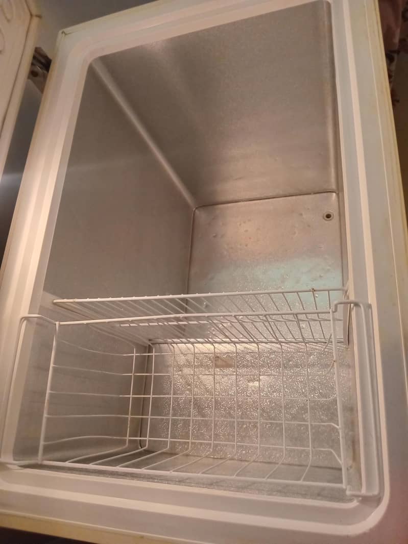 Waves deep freezer for sale in khi in 10/10 condition 9