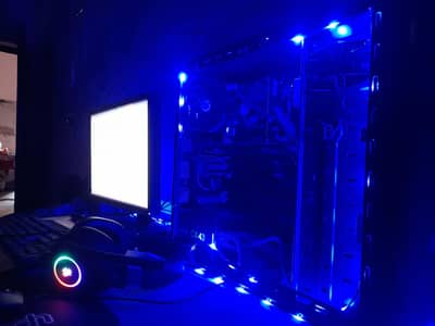 i7 4th Gen | 256 gb SSD | WD 1TB HDD | 17 INCH LCD