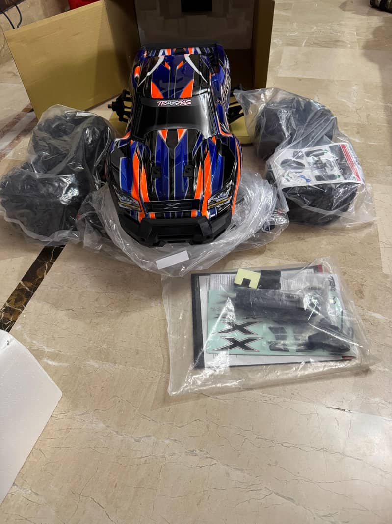 traxxas  XMAXX 5