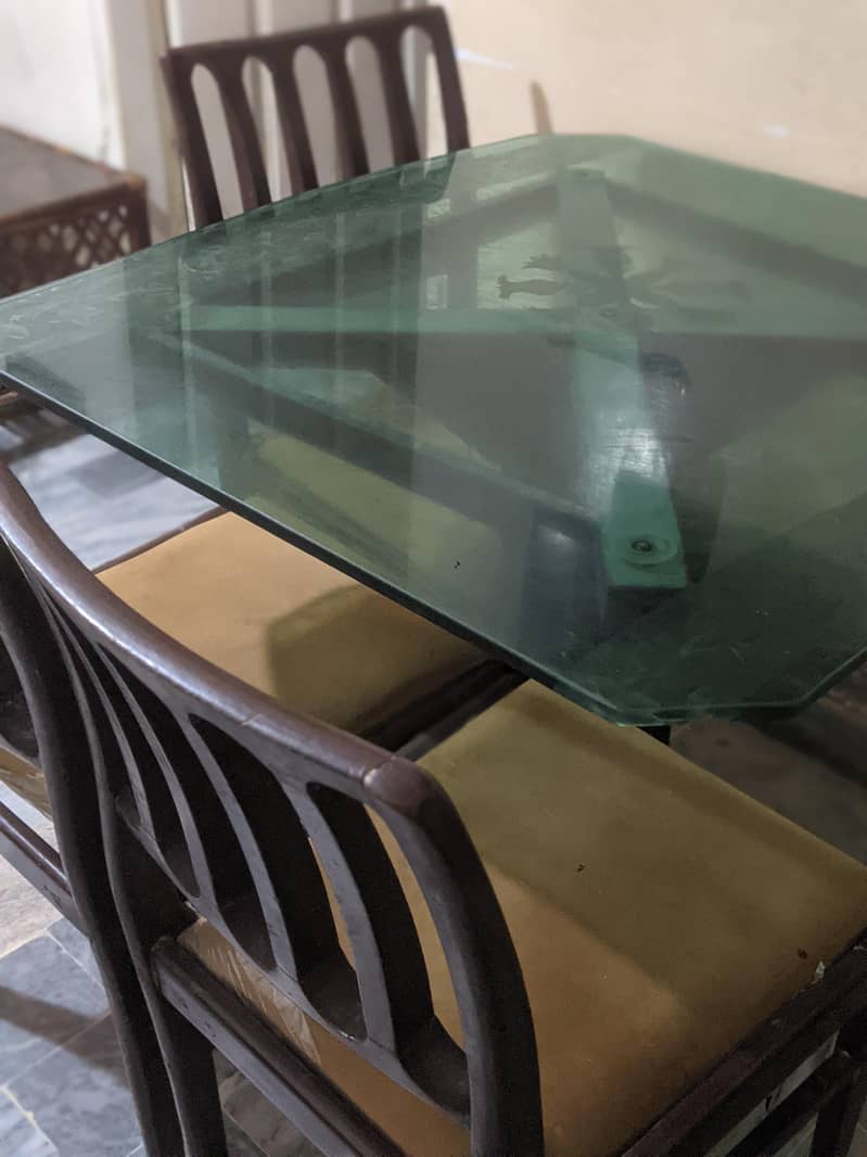 WOOD DINING TABLE WITH 4 CHAIRS 0