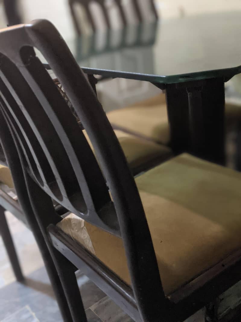 WOOD DINING TABLE WITH 4 CHAIRS 3