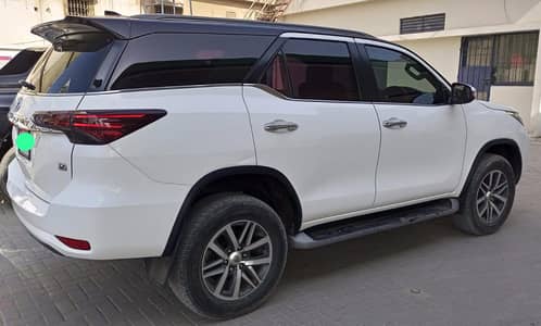 Toyota Fortuner V 2.7 Petrol