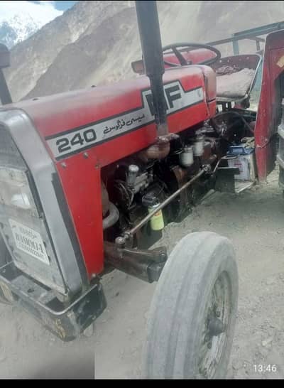 MF 240 Tractor – 1989 Model