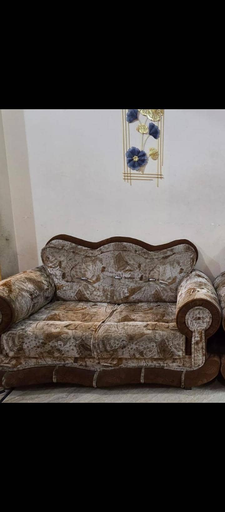 7  seater sofa set complete  9/10 condition 2