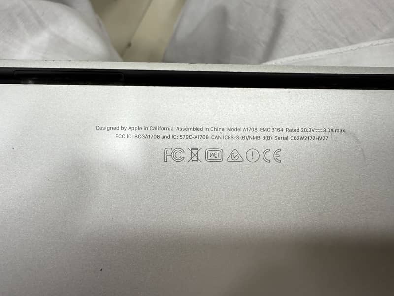 Macbook pro 2017 model 3