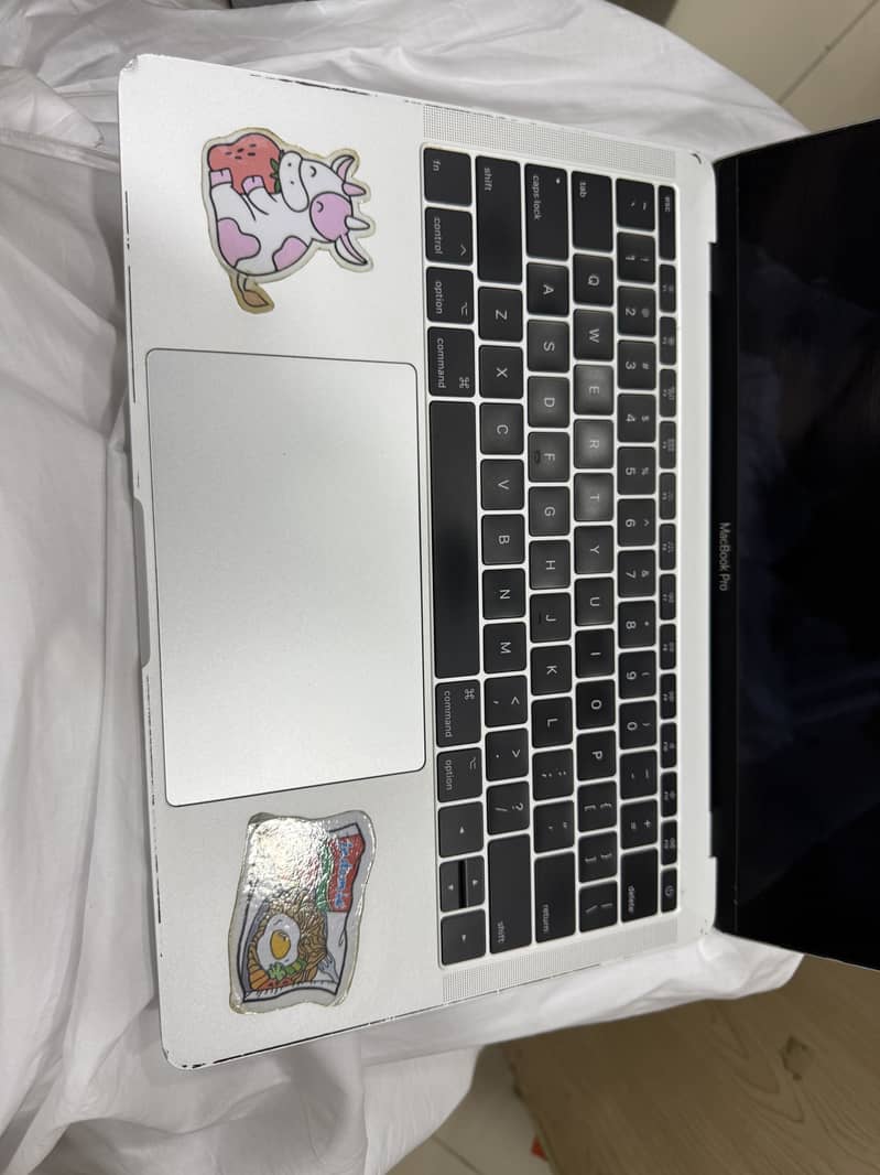 Macbook pro 2017 model 4