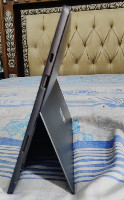 i7 10th 16 256 Surface Pro7 read ad