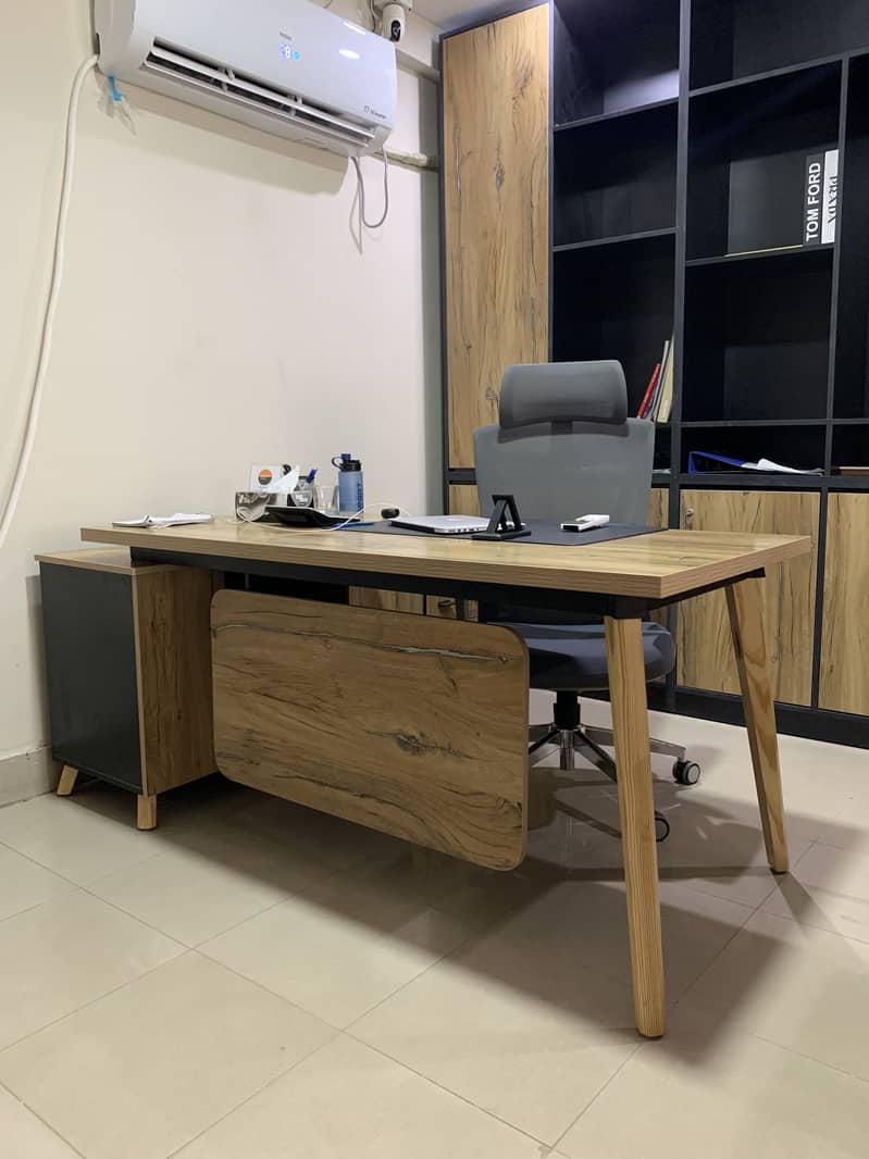 Executive table/ office table 14