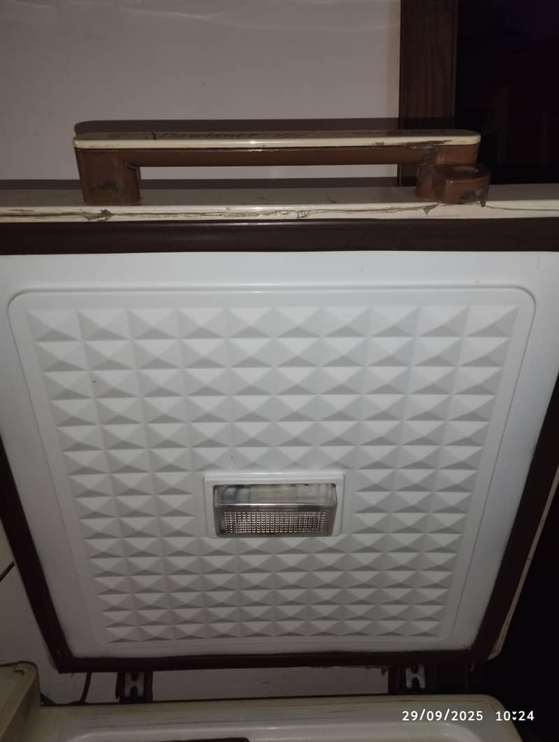Dawlance deep freezer 4