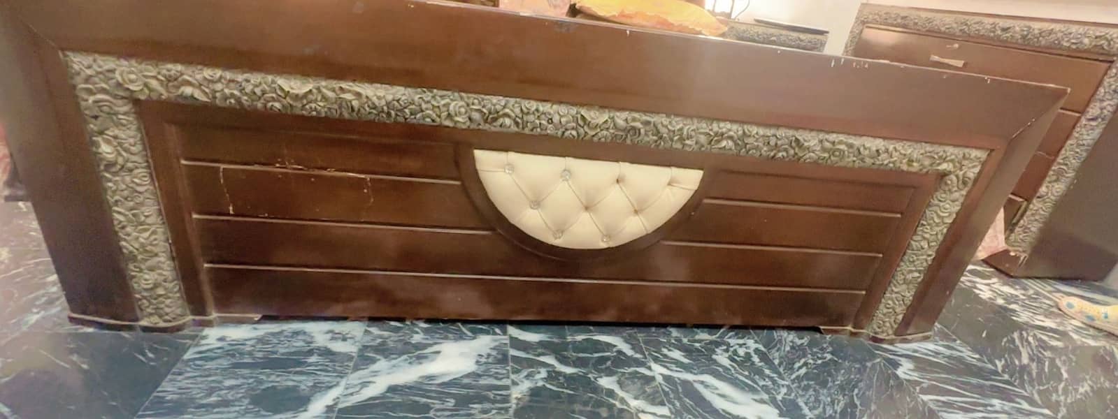 Bed with 2 side tables 2