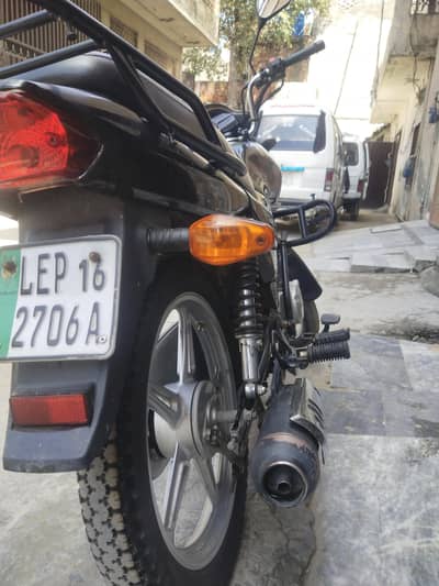 Suzuki 110 Black Bike Amazing bike