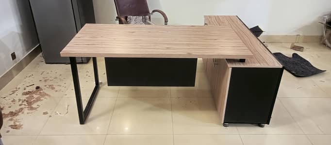Office Table/Executive table/Conference table/workstation desk/dinning
