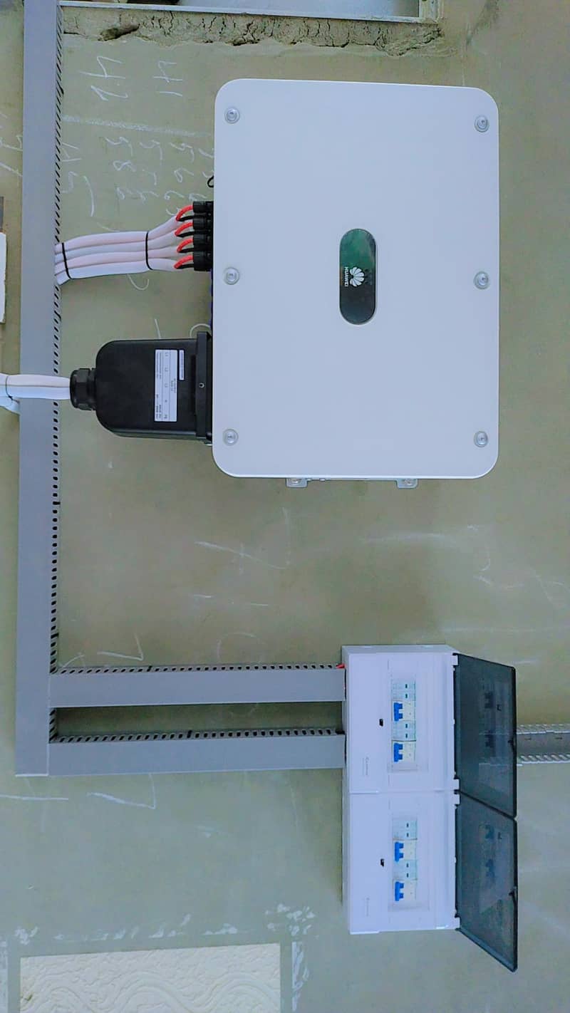 SOLAR INSTALLER TECHNICIAN 5