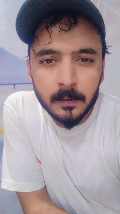 I m fast food chef I need a job . 03060079508