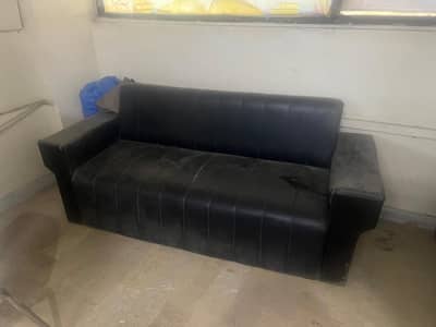 sofas urgent sale 8k