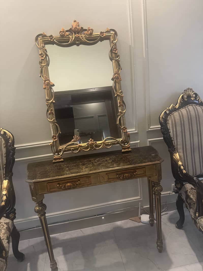 console + table + mirror 0