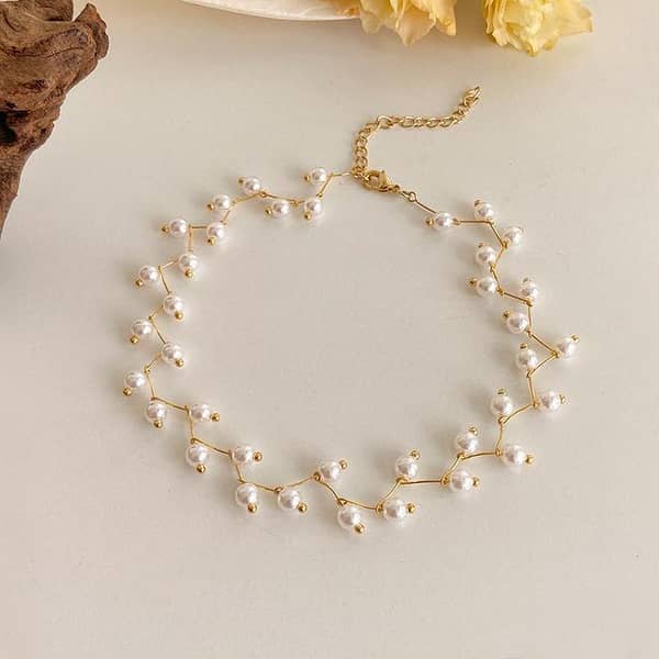 Fashionable White Pearl Choker Necklace