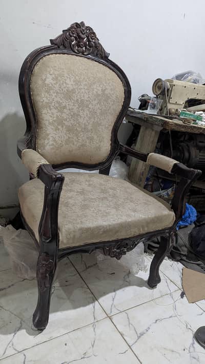 bedroom chairs available condition 10/9 leather right lga hoa ha