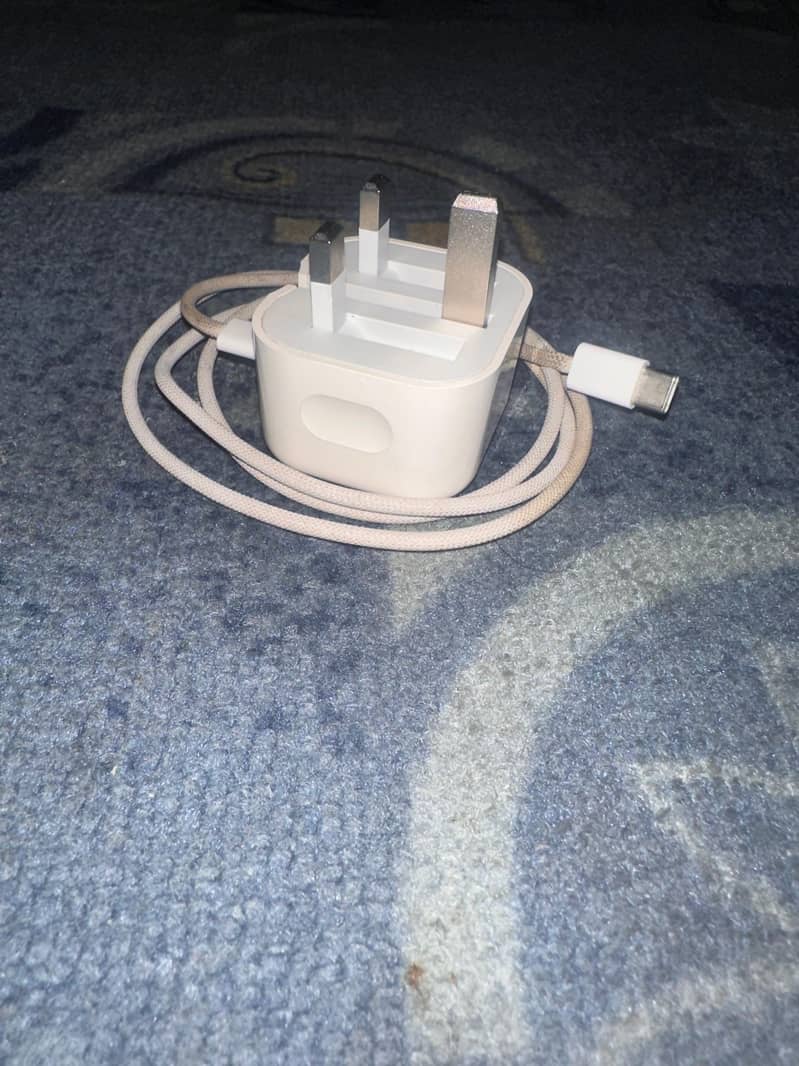 Iphone 16 original adaptor and cable 1