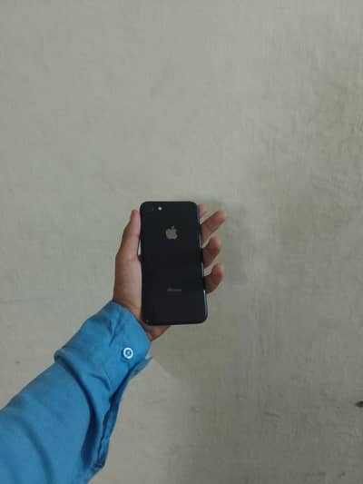 IPhone 8 | Genuine Set | Non-Pta | With Orginal Charger / Covers